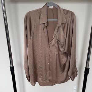 Aritzia Wilfred Taupe Silky Shirt Long Sleeve Button Up Size S Oversized